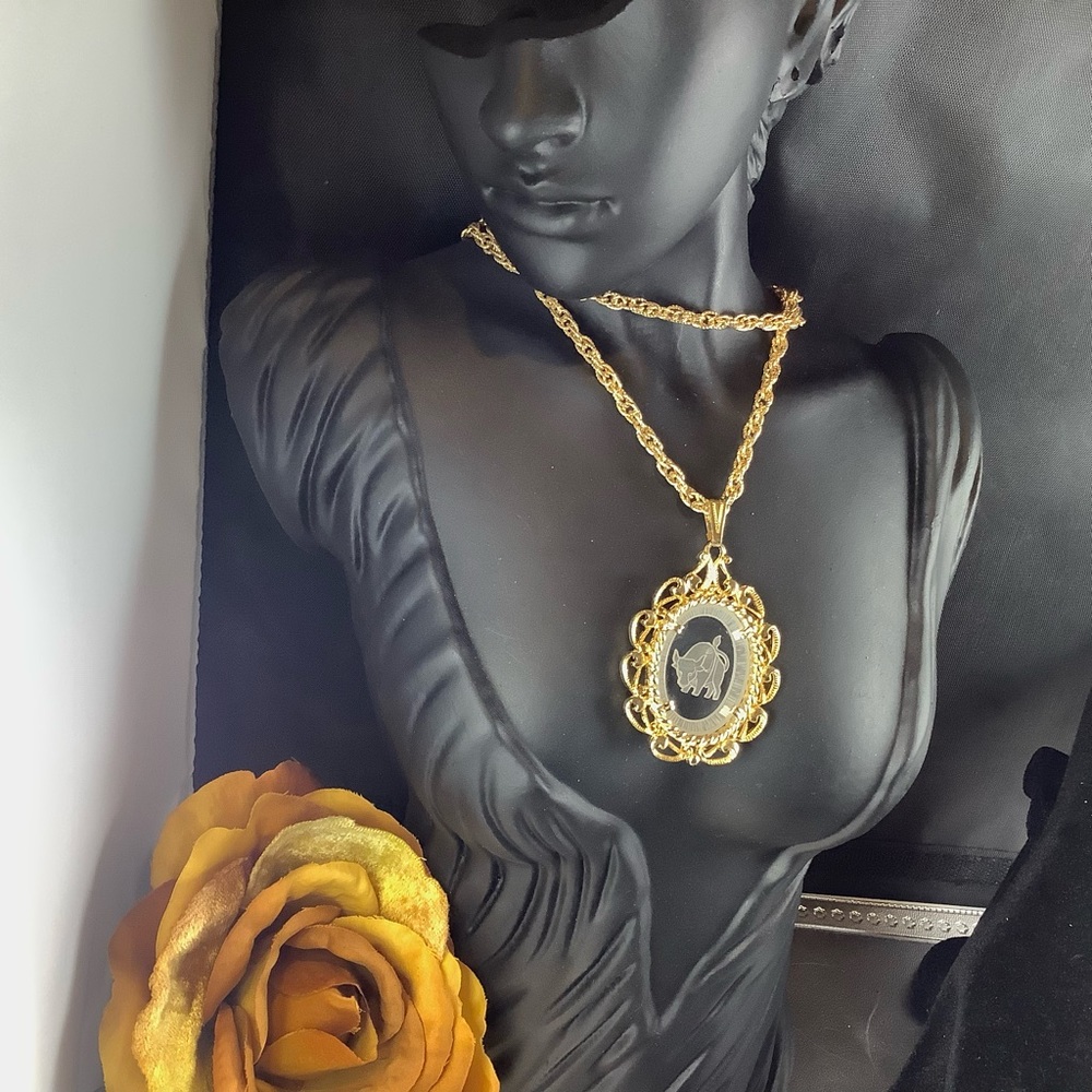 Trifari Taurus zodiac sign glass cameo necklace